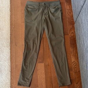 lululemon athletica - Men’s ABC Skinny-Fit Pant 34” length - Dark Olive